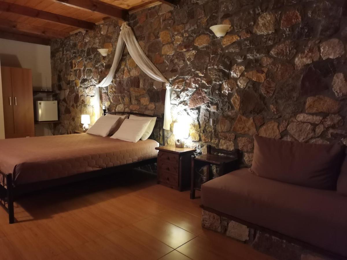 Ataviros Hotel Émbonas エクステリア 写真